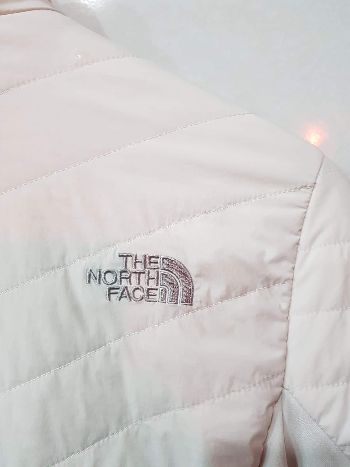 노스페이스 여성 V-Motion 경량패딩 
 상품이미지7