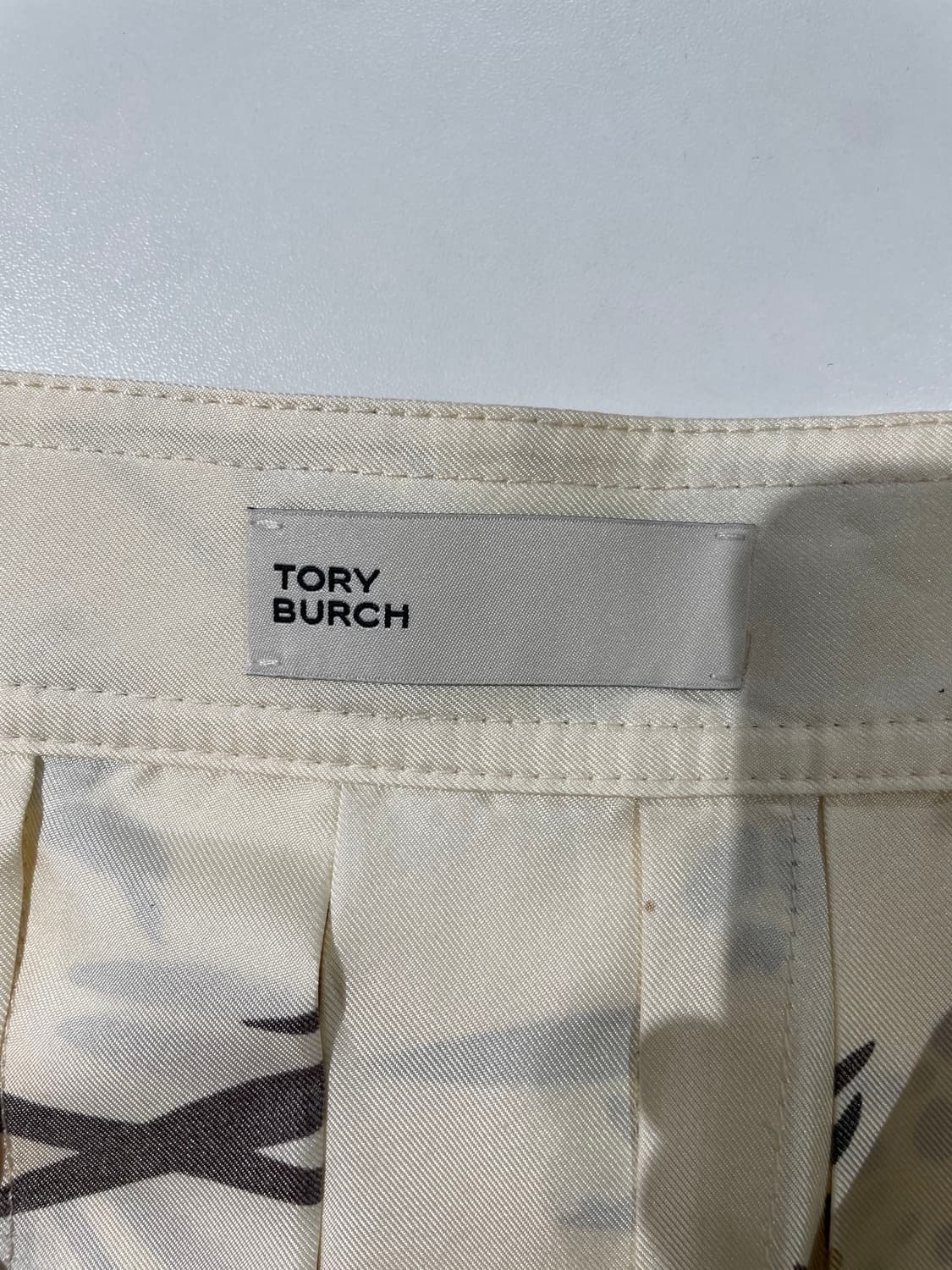 토리버치 크림 플로럴 플리츠 실크 트윌 롱 스커트 상품이미지7