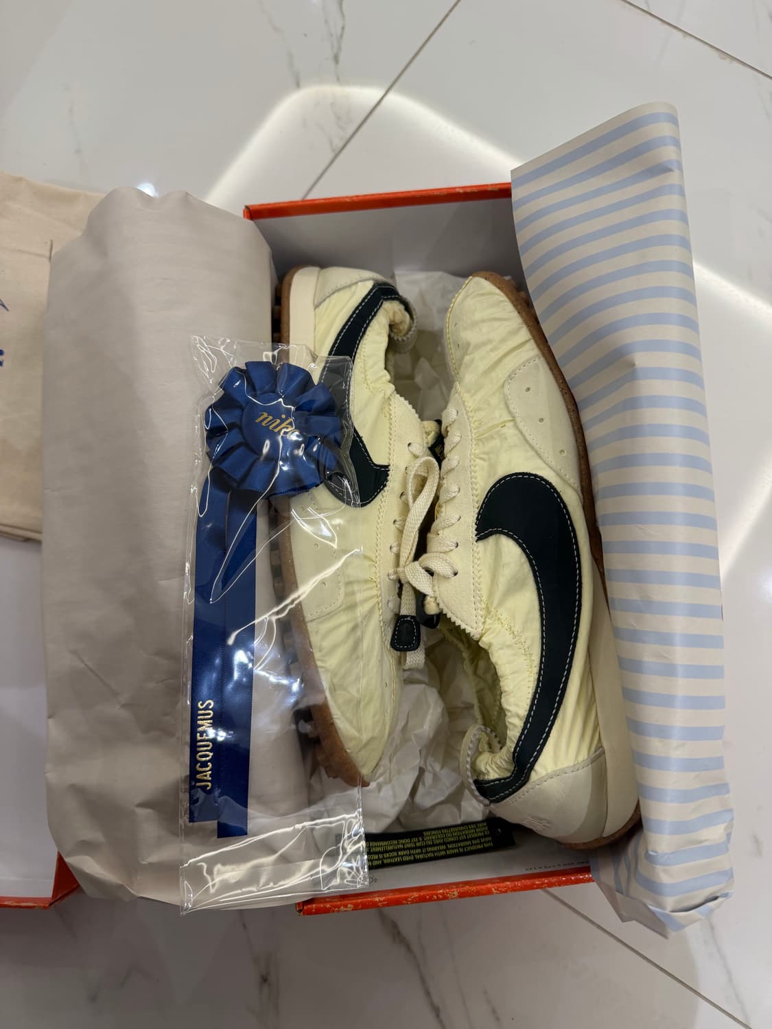자크뮈스 Nike x Jacquemus Moon Shoe 45 상품이미지1