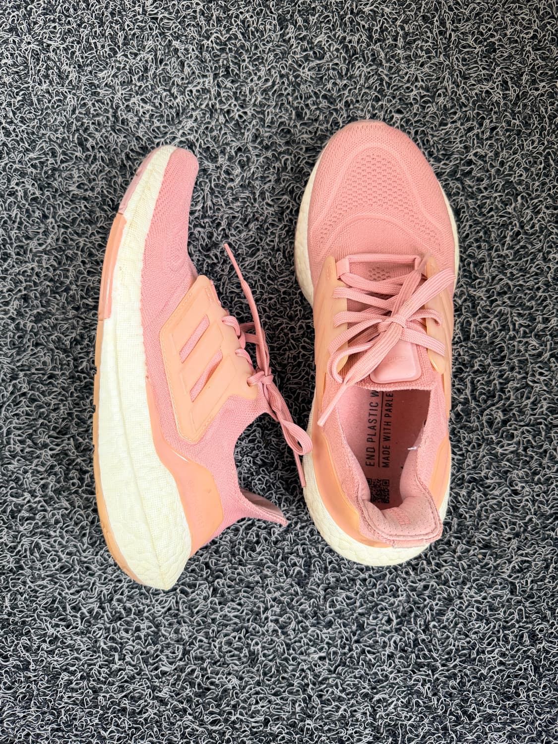 아디다스 울트라부스트 22 - 애쉬 펄 (여성용) 상품이미지4