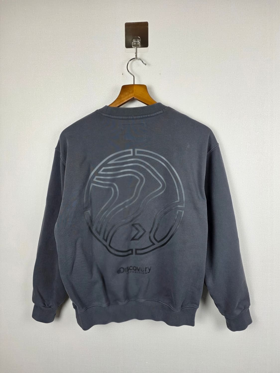 디스커버리 익스페디션 그라데이션 지구 로고 맨투맨 90 상품이미지3