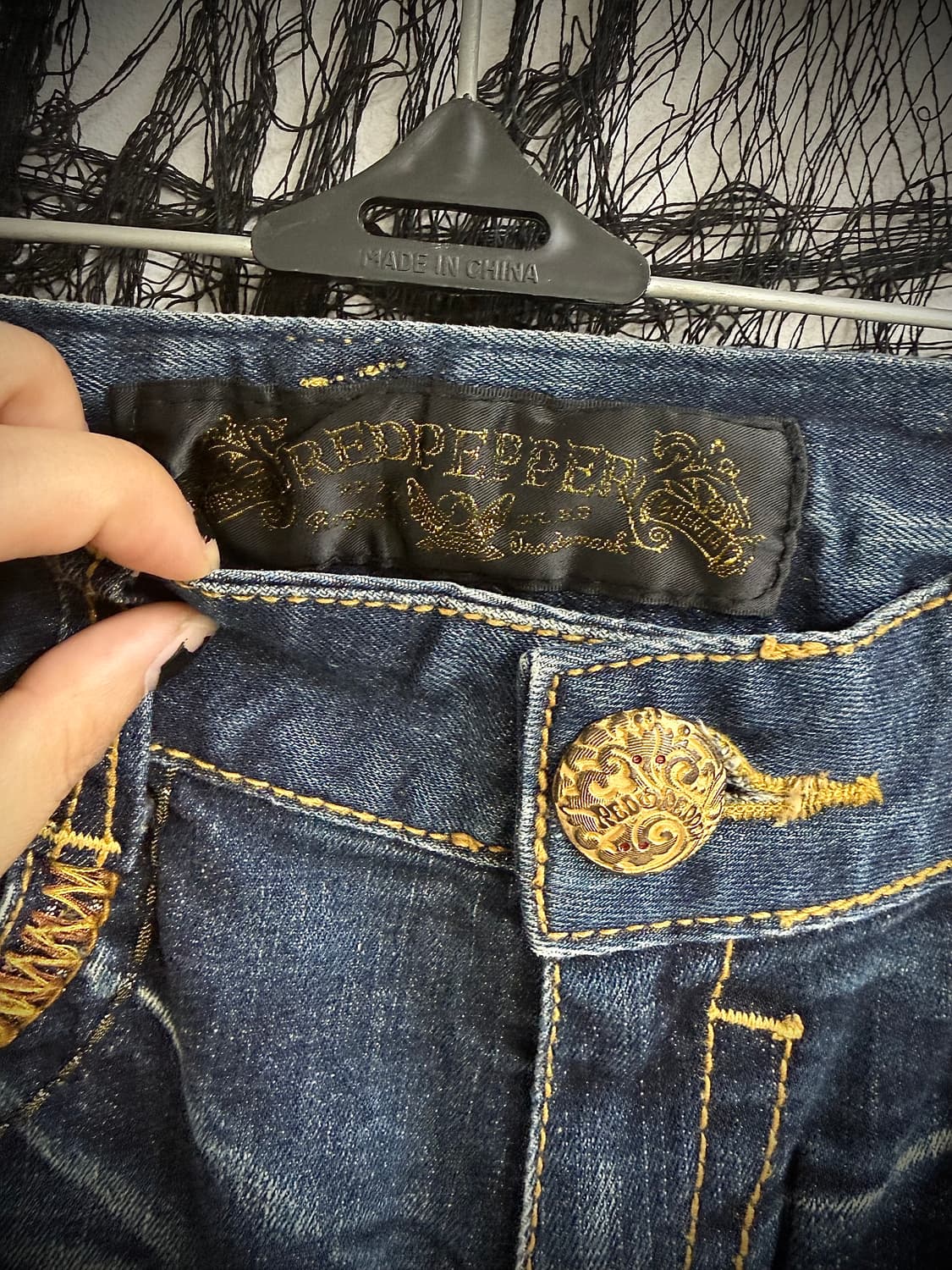 Red pepper detailed jeans 상품이미지5