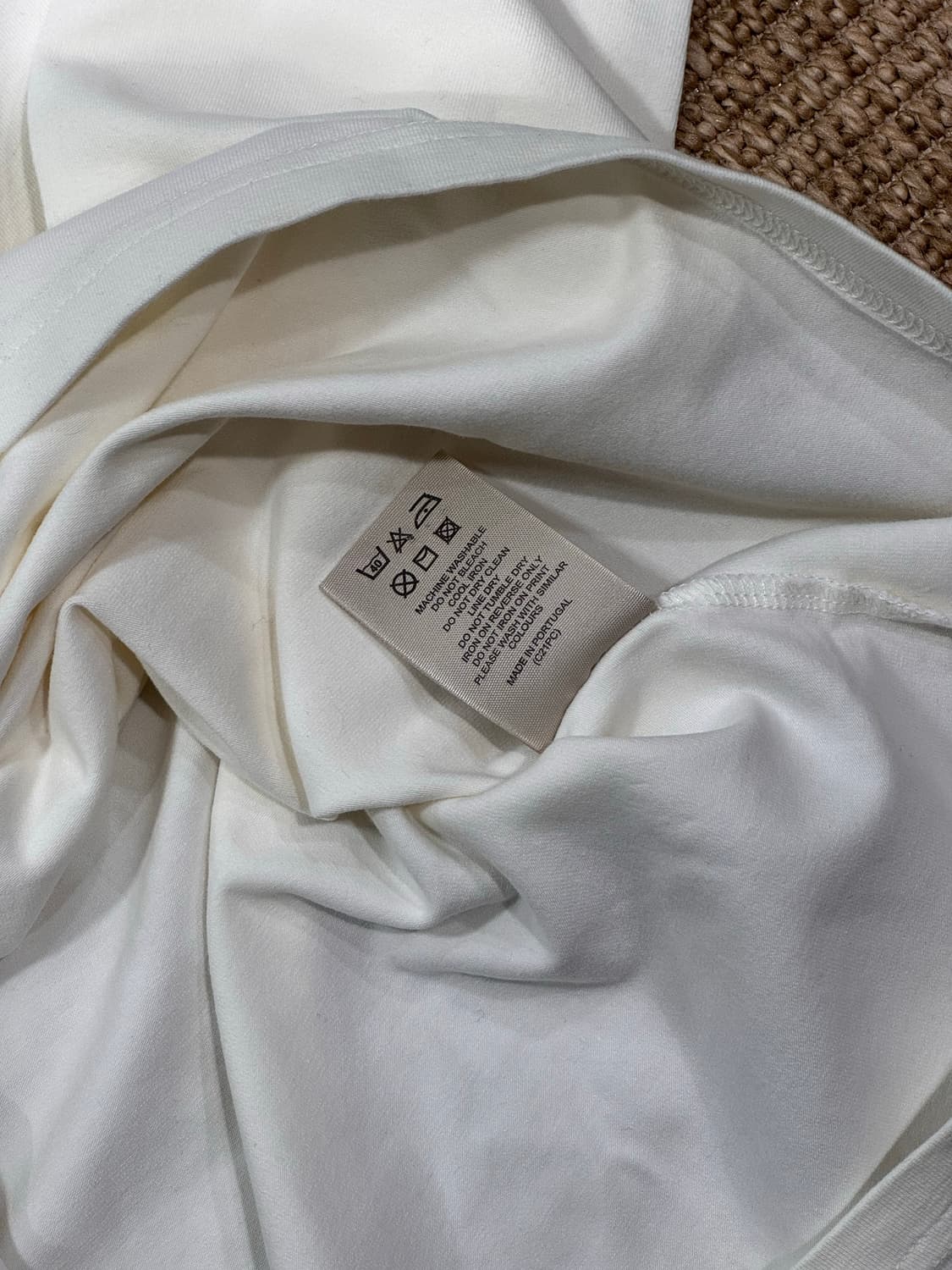 버버리 화이트 긴팔티 상품이미지6