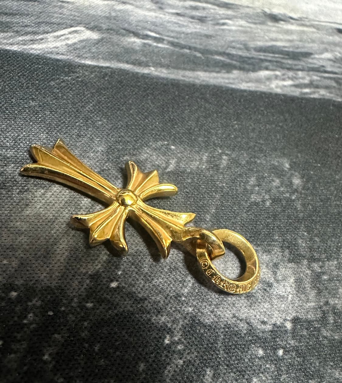 크롬하츠 CH 타이니 크로스 참 22k 풀파베 오리지널 상품이미지5