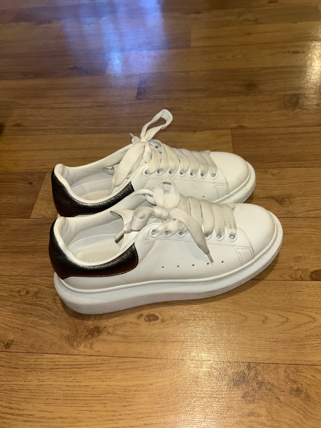 알렉산더 맥퀸 오버솔 화이트실버 235 상품이미지3