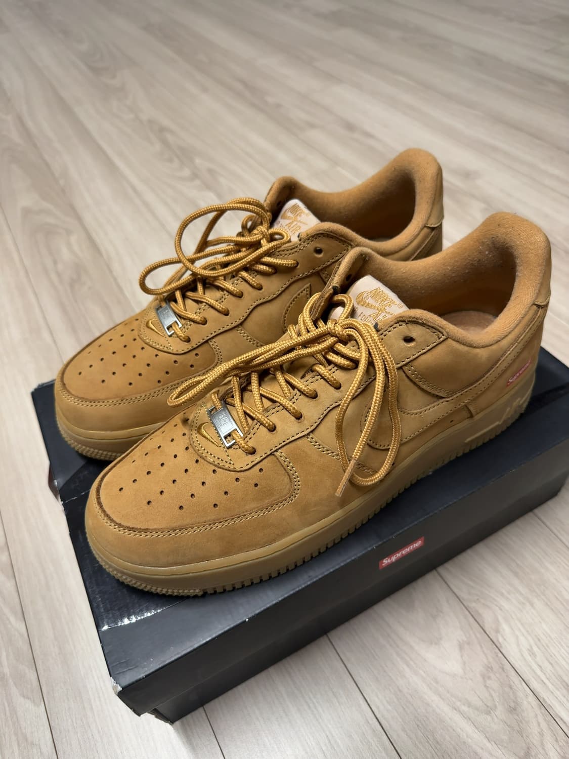 나이키 슈프림 에어포스 된장 275 상품이미지2