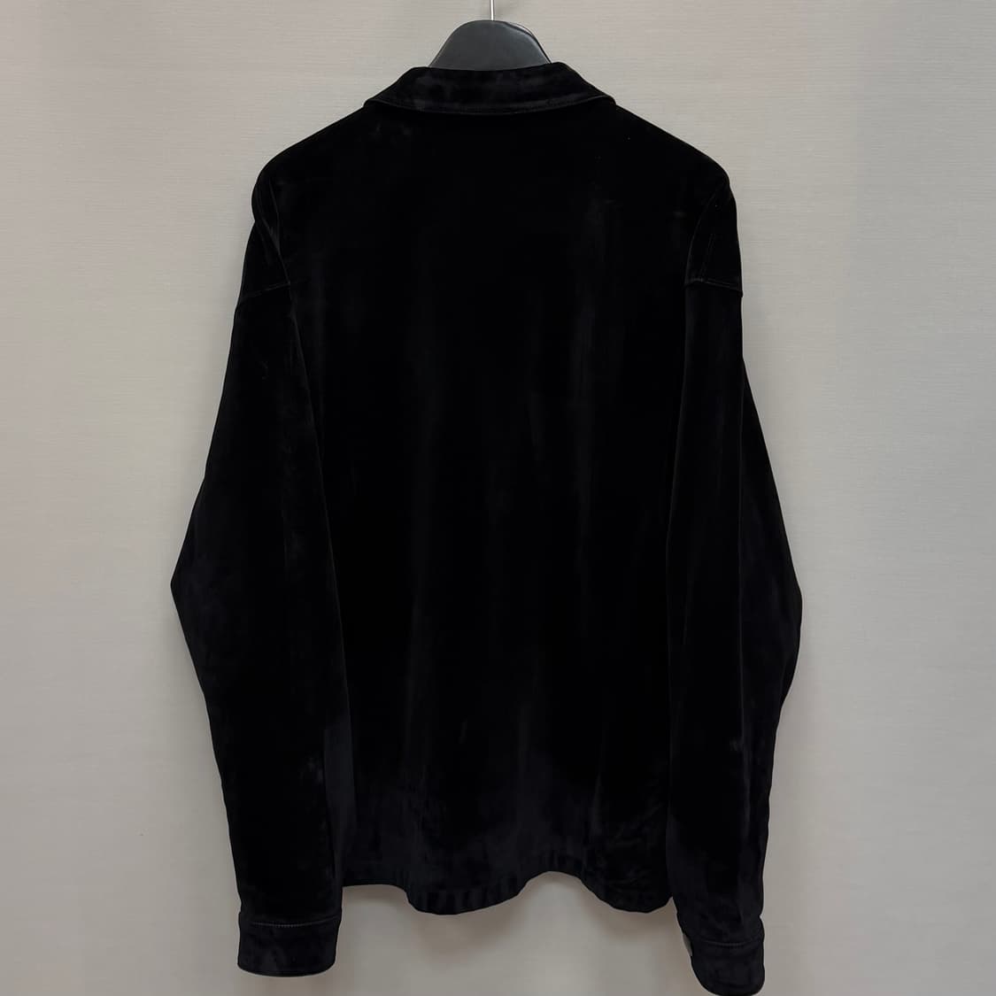 프라다  삼각로고 벨벳 오버셔츠 ( 105 ) 상품이미지4