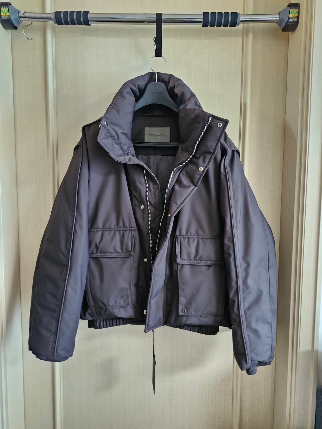 지오송지오 24Fw 돌먼 하이넥 패딩 차콜 100 상품이미지2