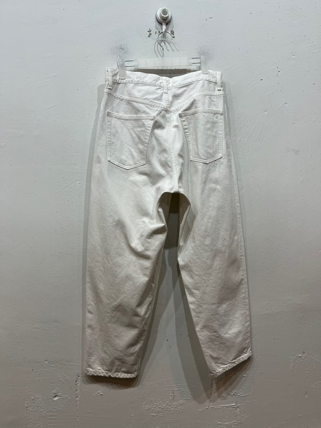 BEAMS 빔즈 테이퍼드 화이트 원턱 데님패츠 상품이미지2