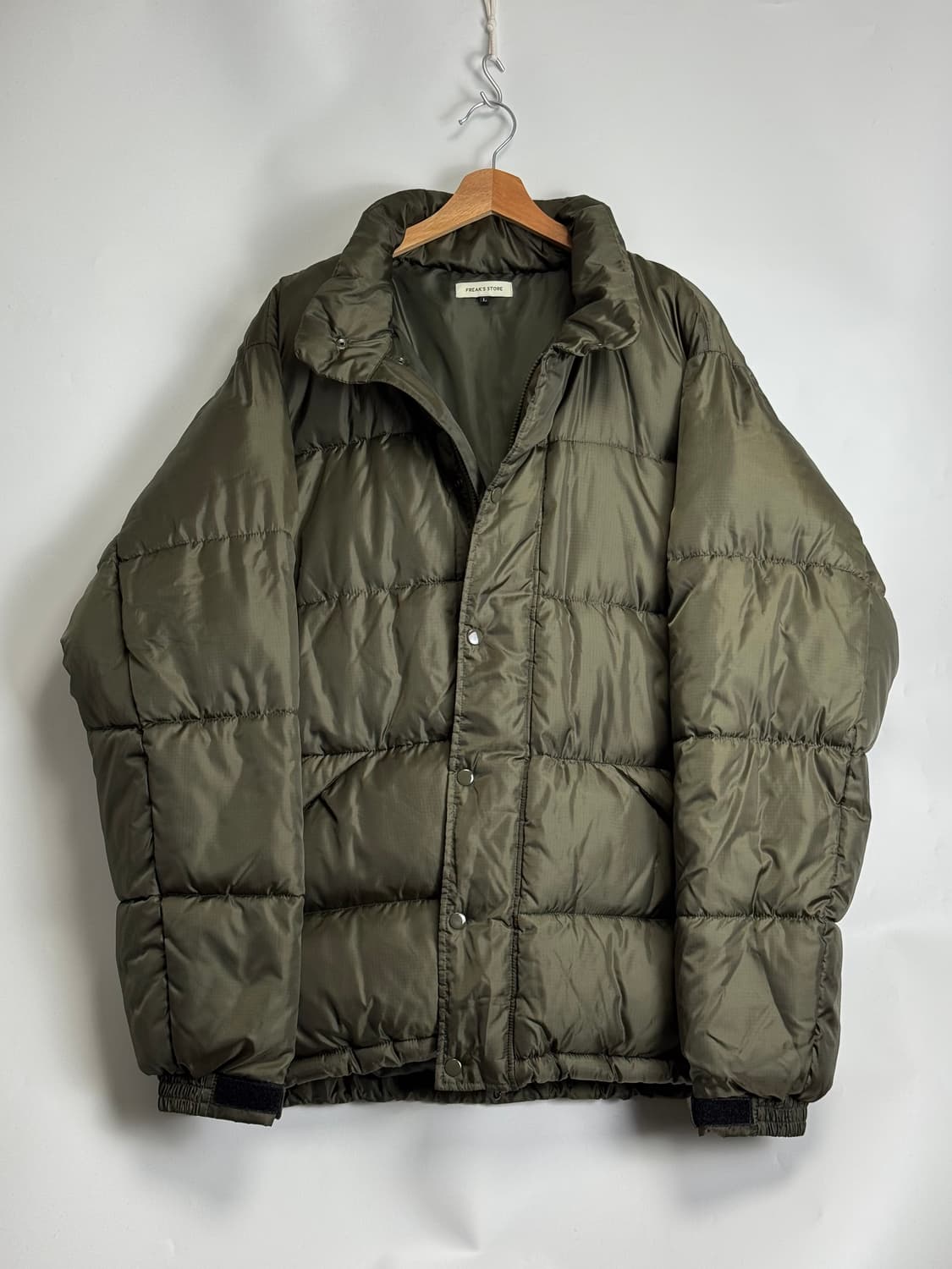 프릭스스토어 프릭스토어 빅실루엣 화이버 후드 패딩 L 상품이미지3