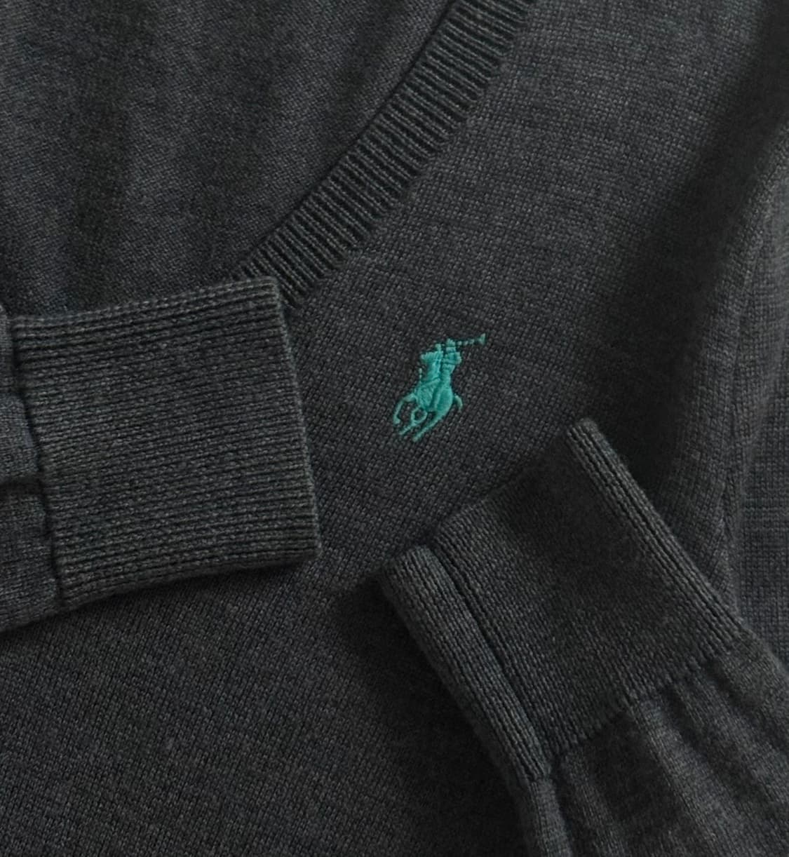 Polo 폴로랄프로렌 그레이 V넥 니트 상품이미지3