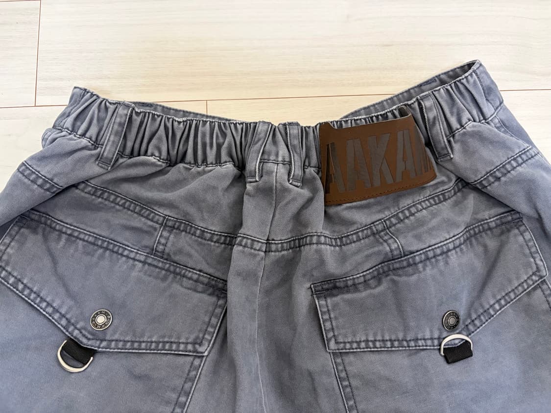 아캄 Knee Pin-Tuck Zippered Cargo Pants 판매 상품이미지7