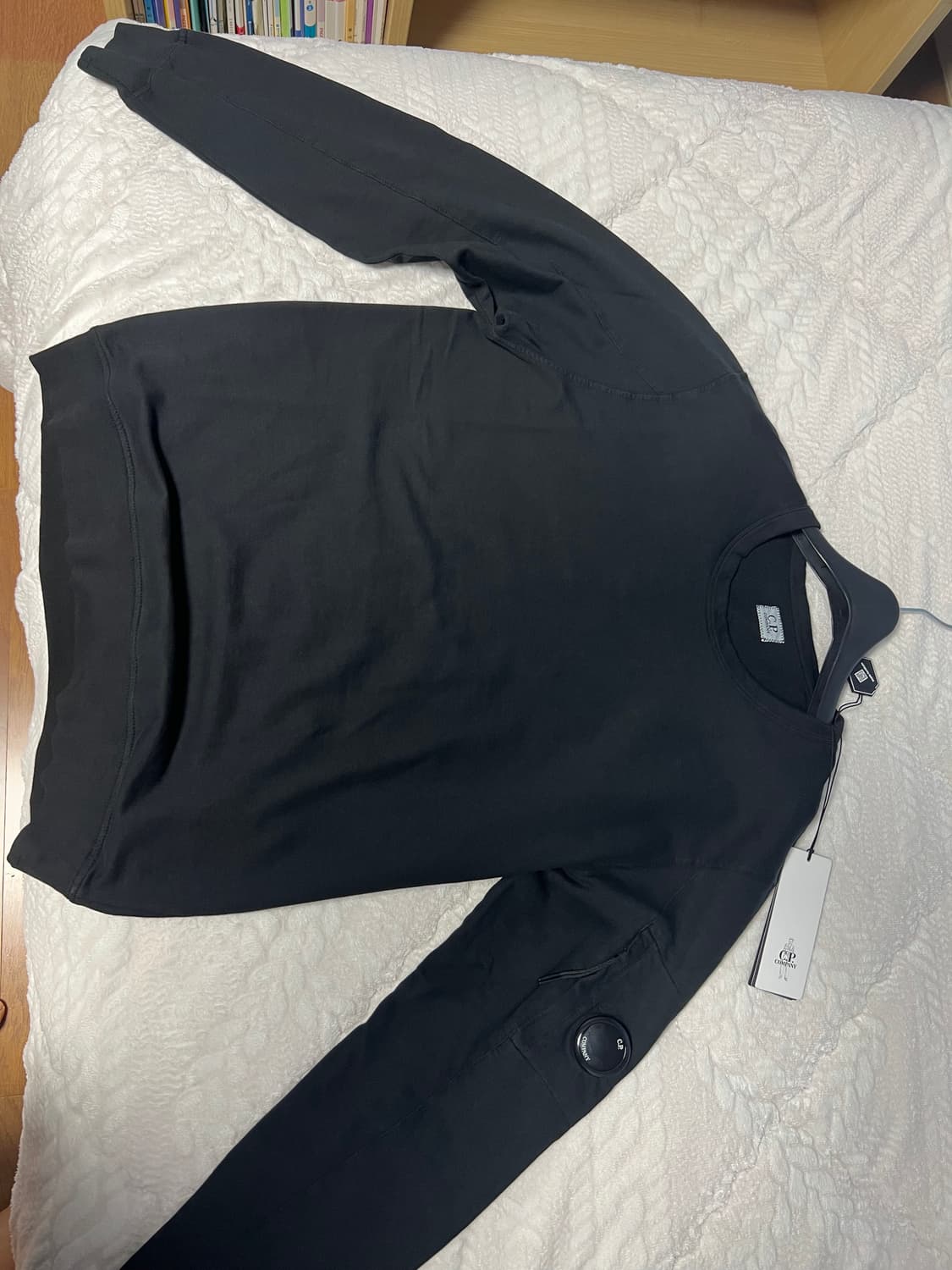 cp컴퍼니 맨투맨 입니다 상품이미지1