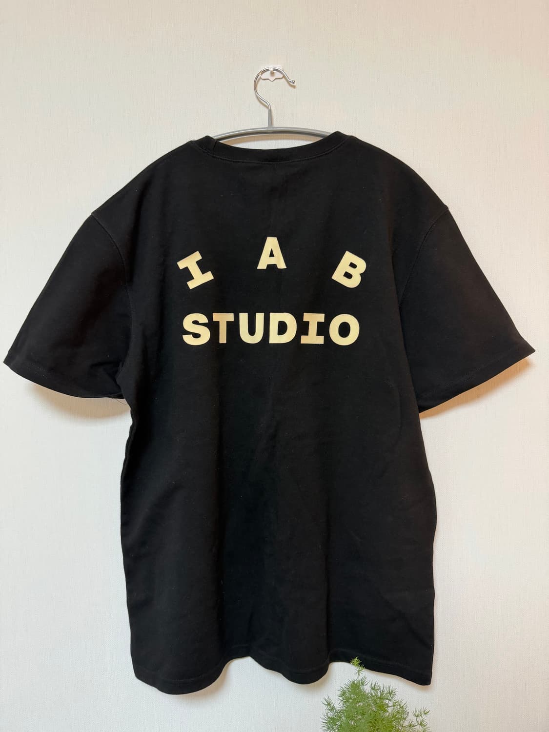 IAB스튜디오 야광 반팔 상품이미지2