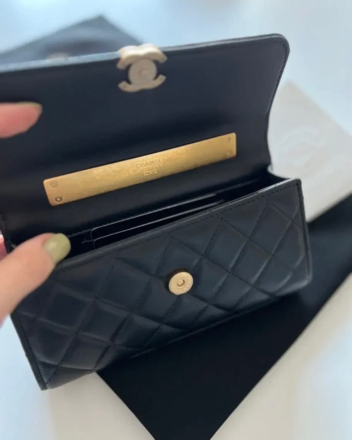 CHANEL 샤넬 체인 플랩 폰 홀더 블랙 상품이미지6