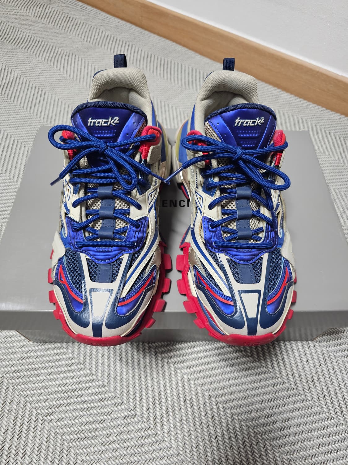 발렌시아가 트랙2 건담 42사이즈 (풀박스) 상품이미지1