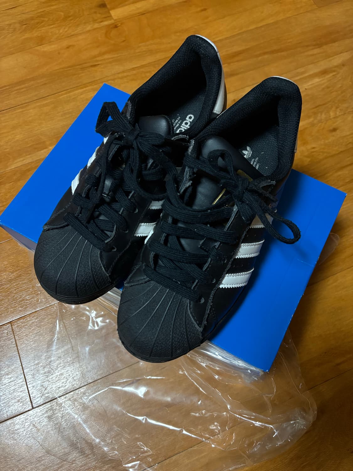 아디다스 슈퍼스타 코어 블랙 화이트 상품이미지1