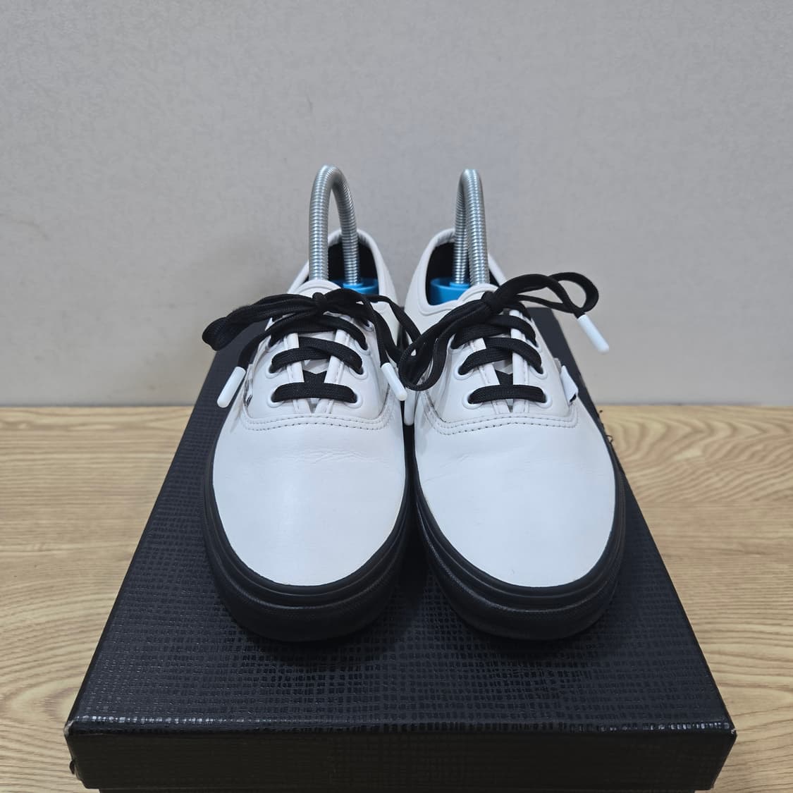 235 반스 어센틱 검솔 화이트 블랙 상품이미지2