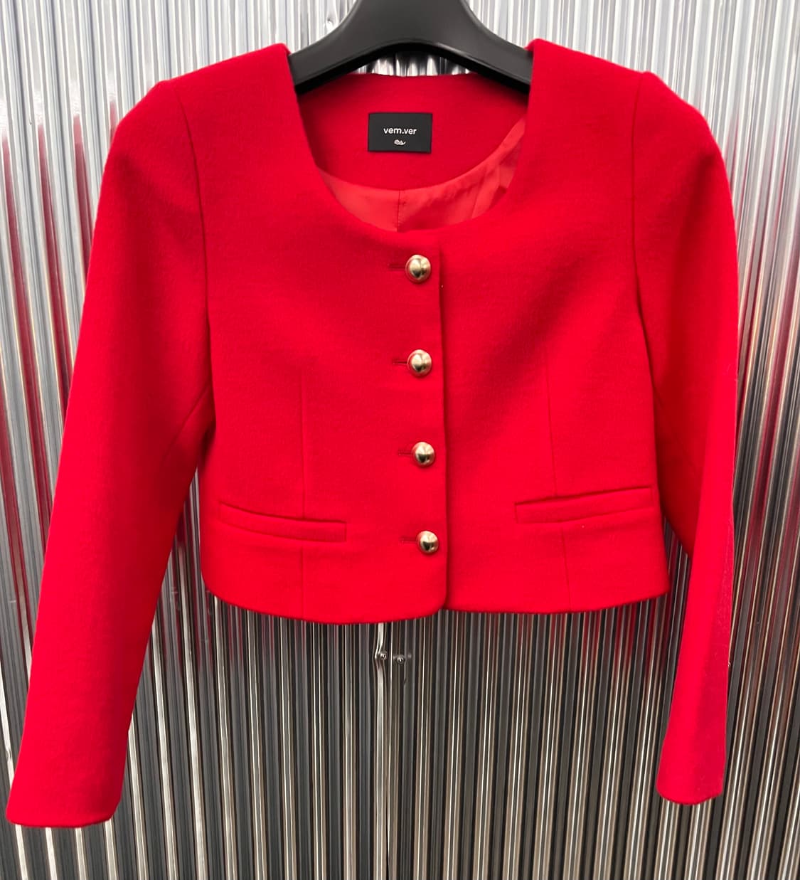 vem.ver 크롭 자켓 레드 상품이미지3
