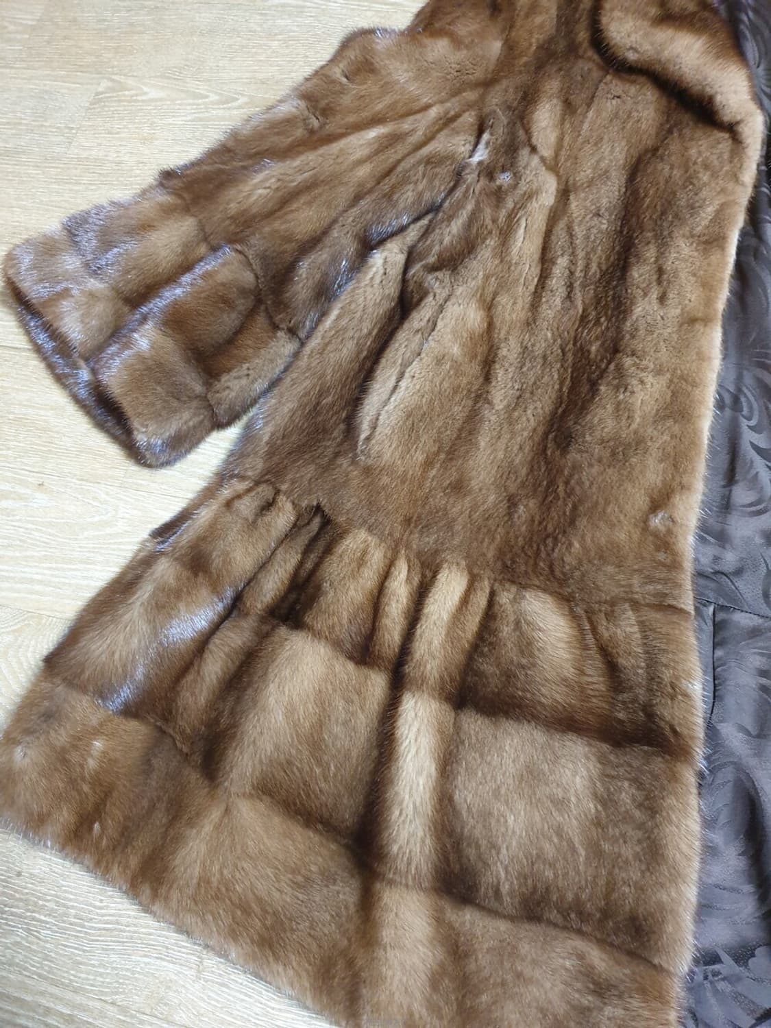 특가세일~휘메일 천연암컷 밍크 럭셔리한 디자인 최고급 모피코트 무스탕 점 상품이미지2