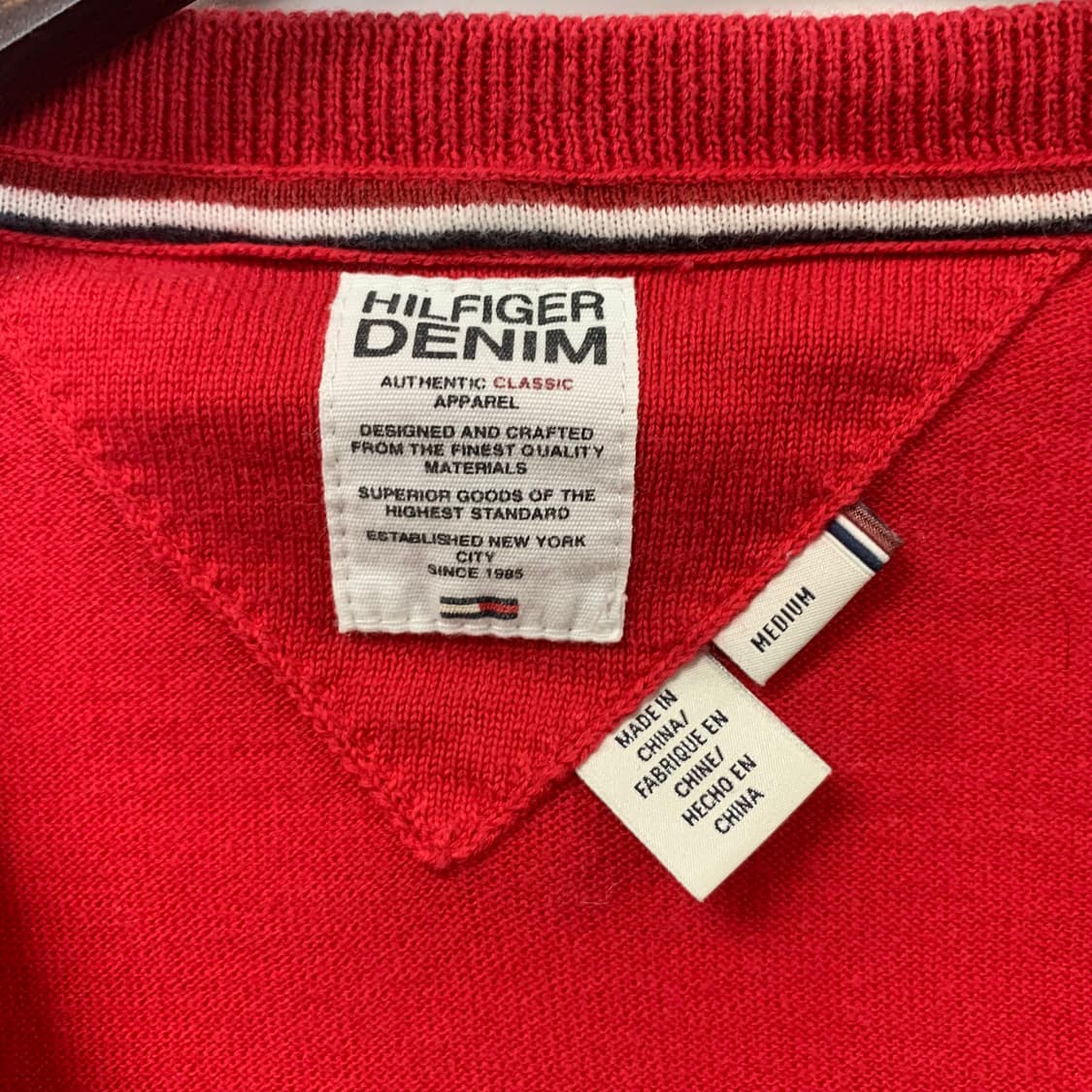 타미힐피거 자수로고 레드 니트 가디건 상품이미지5