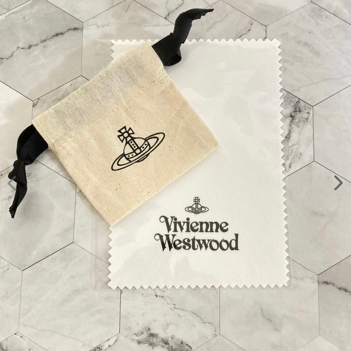 비비안웨스트우드 아카이브 아리엘라 하트orb 귀걸이 상품이미지4