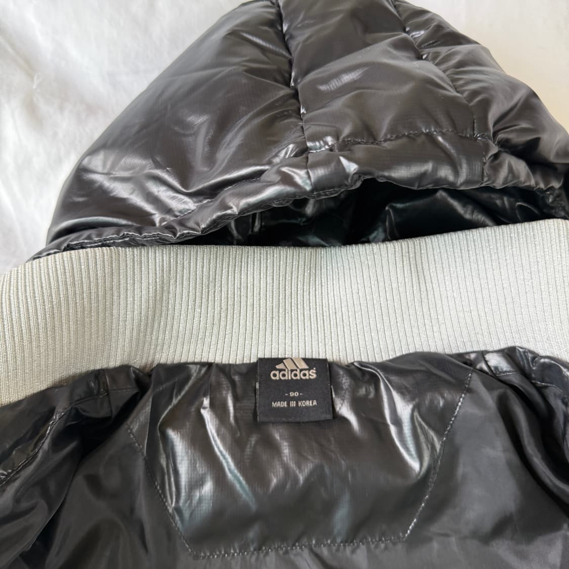 Y2K 아디다스 글로시 밴딩 구스다운패딩 S 상품이미지5