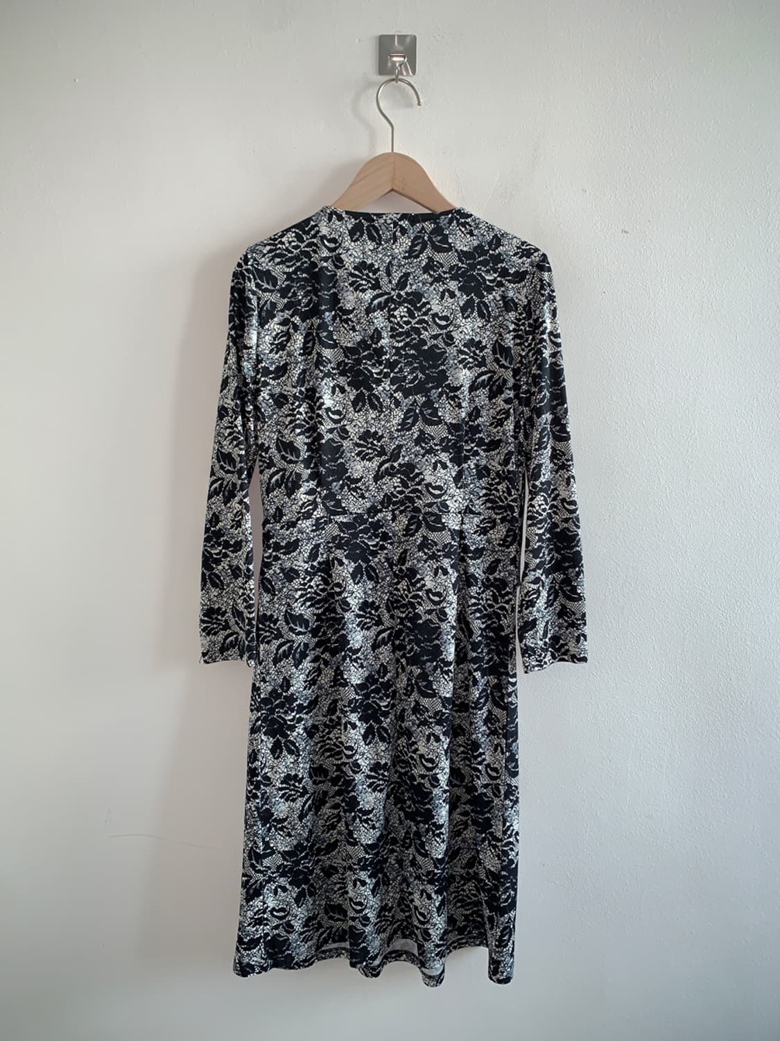 Black rose v neck wrap dress 상품이미지7