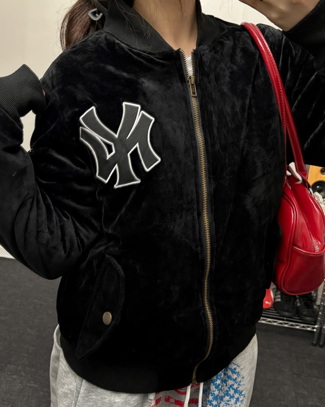 마제스틱 뉴욕 양키즈 벨벳 봄버 자켓 상품이미지2