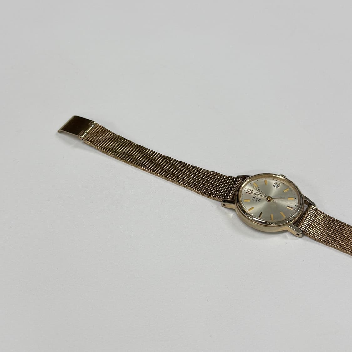 Margaret Howell round watch in gold 상품이미지3