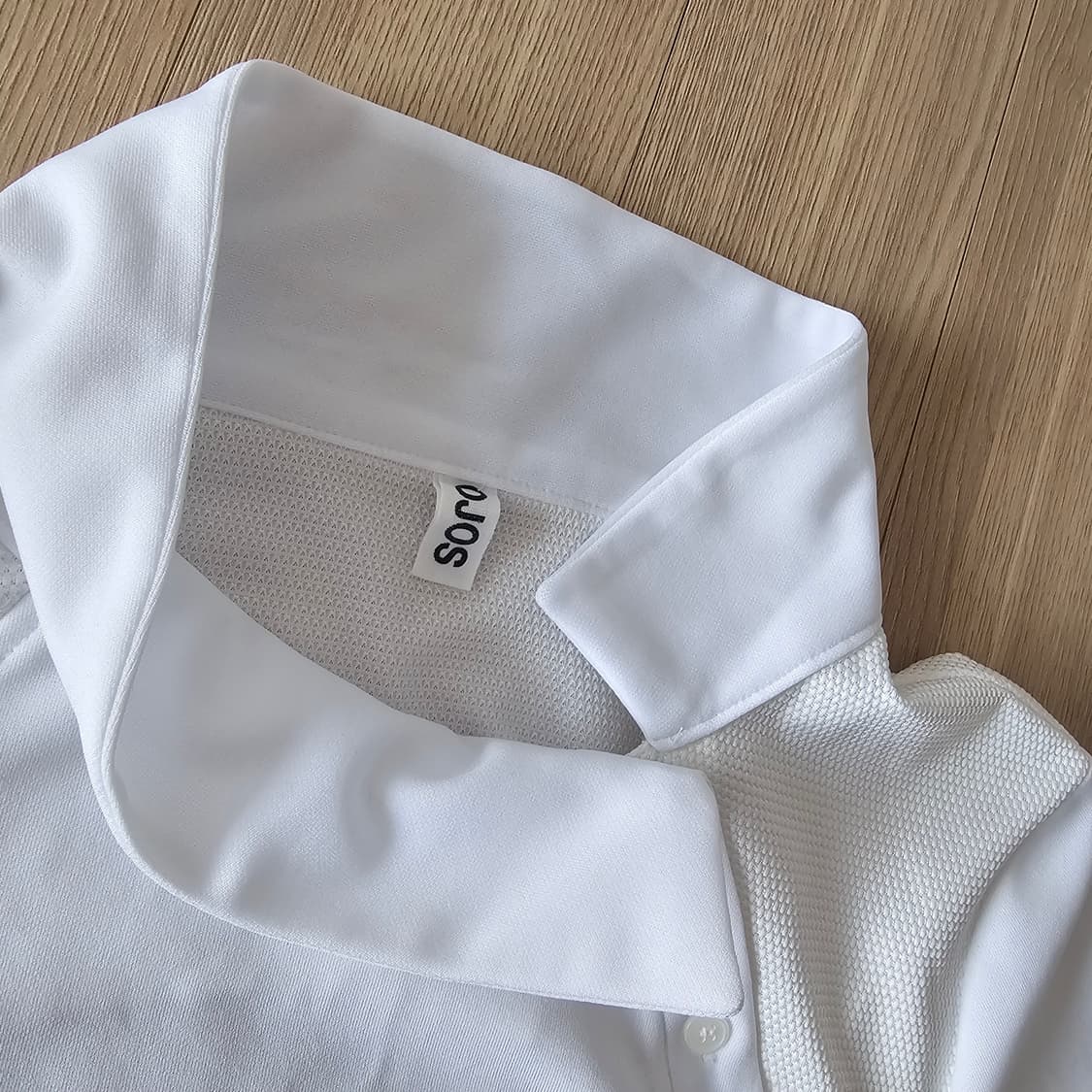 1회착. 오호스 Ojos 사이드 넥 카라티 반팔 티셔츠 화이트  상품이미지6