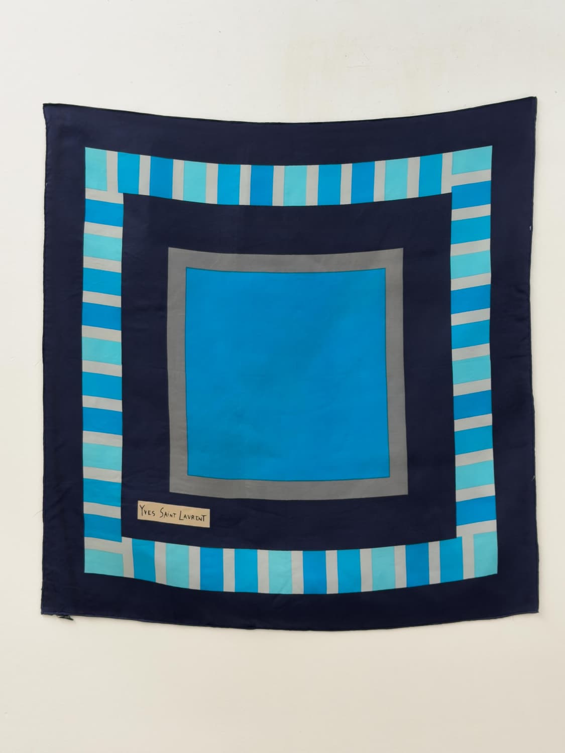 입생로랑 스카프 상품이미지1