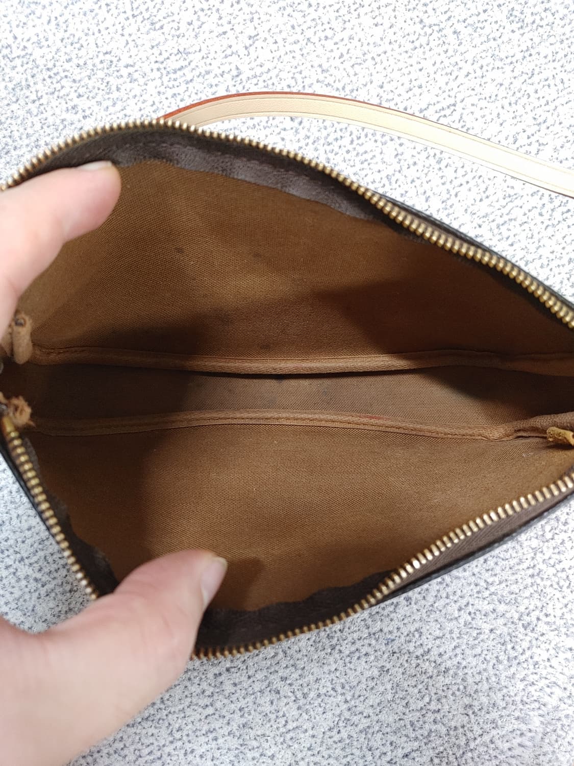 정품 루이비통 포쉐트 악세수아 포치 파우치백 숄더백 & 키링 상품이미지7