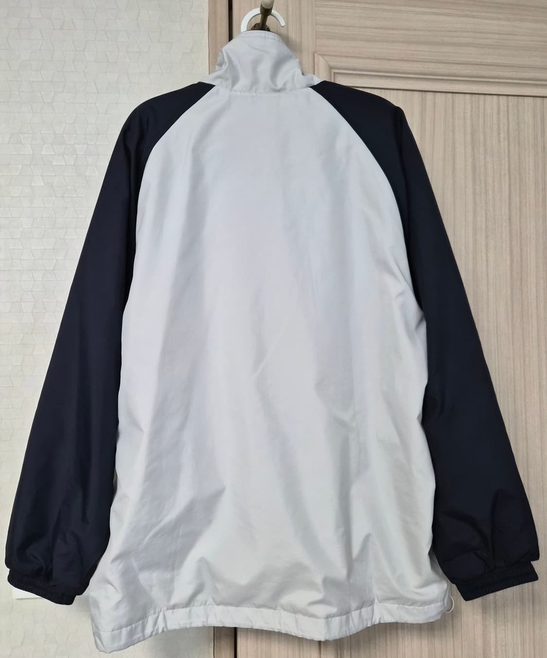 아식스 네이비X그레이 올드스쿨 바람막이 상품이미지2