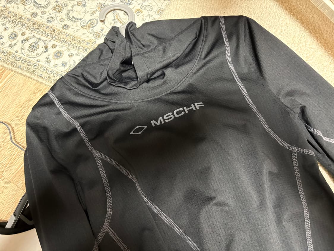 미스치프 드레이프 터틀넥 m사이즈 판매합니다 상품이미지1