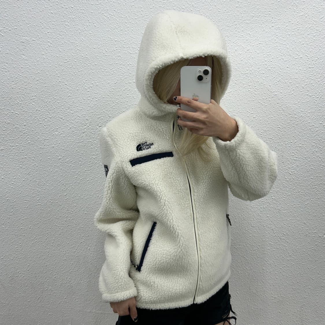 노스페이스 블랙로고 화이트 뽀글이 후드집업 100 상품이미지2