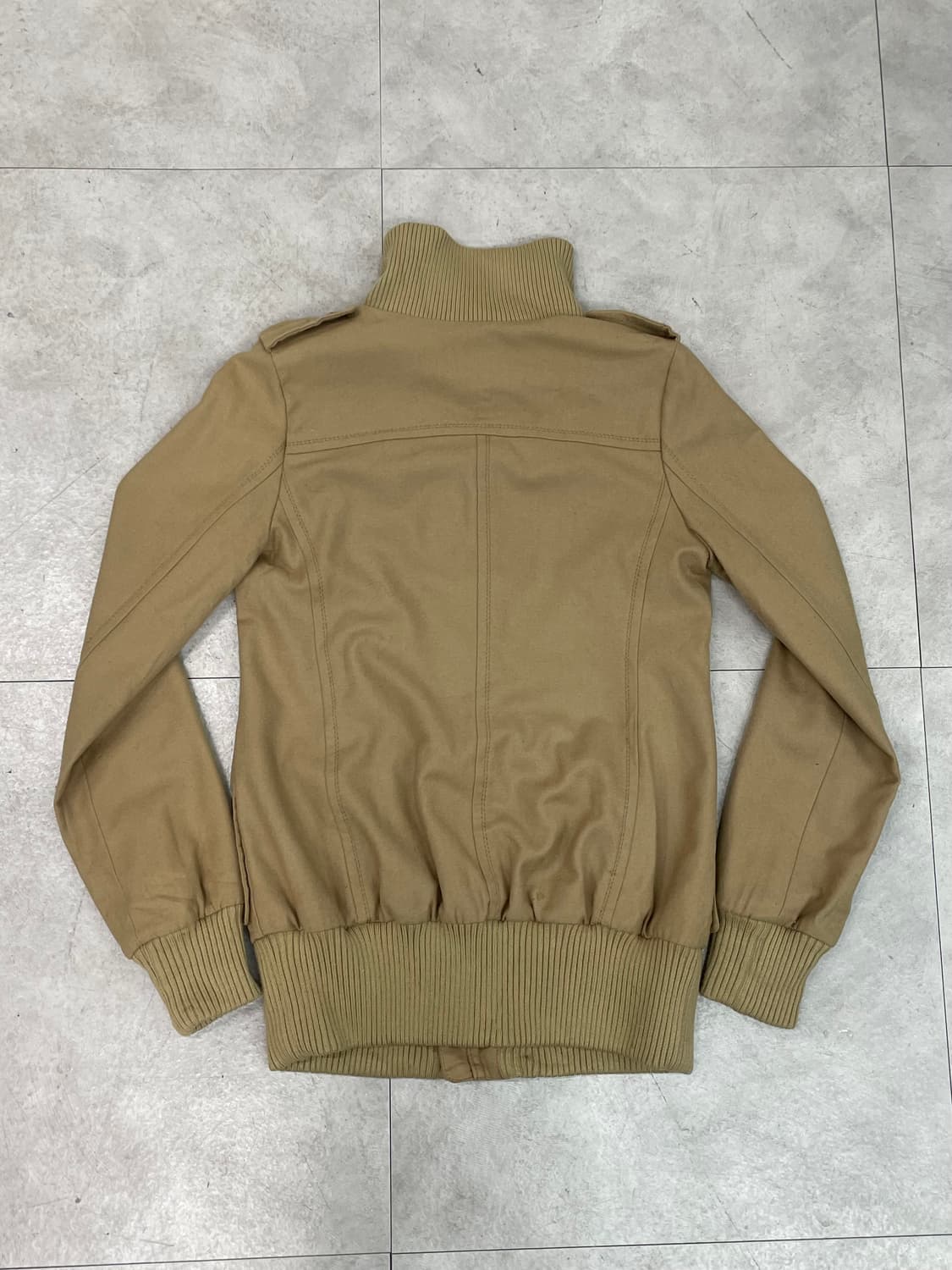 버버리 하이넥 로고 재킷 상품이미지6