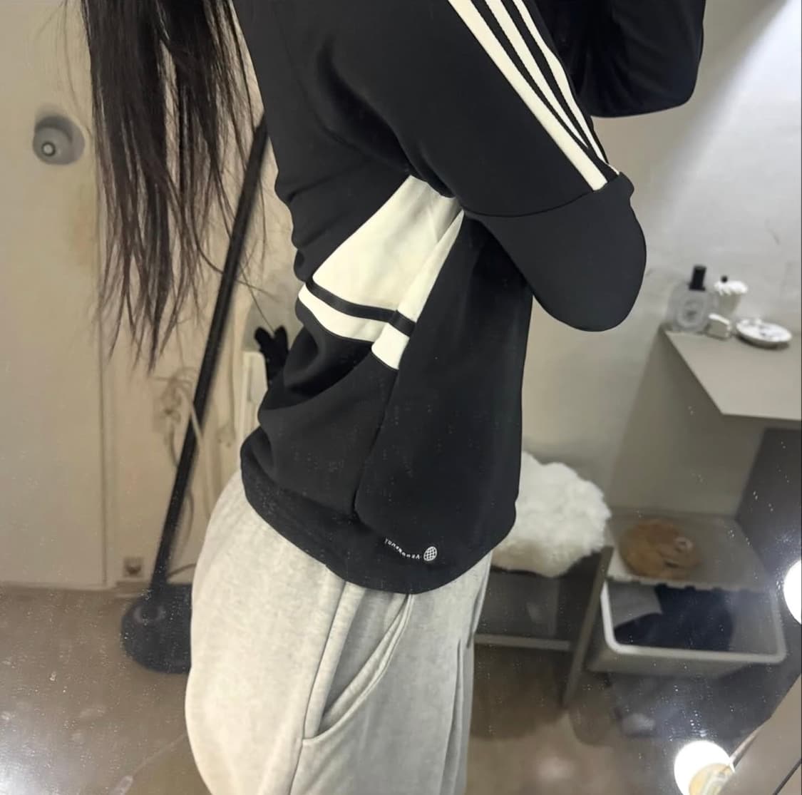 아디다스 삼선로고 반집업 티셔츠 🖤🤍 상품이미지3