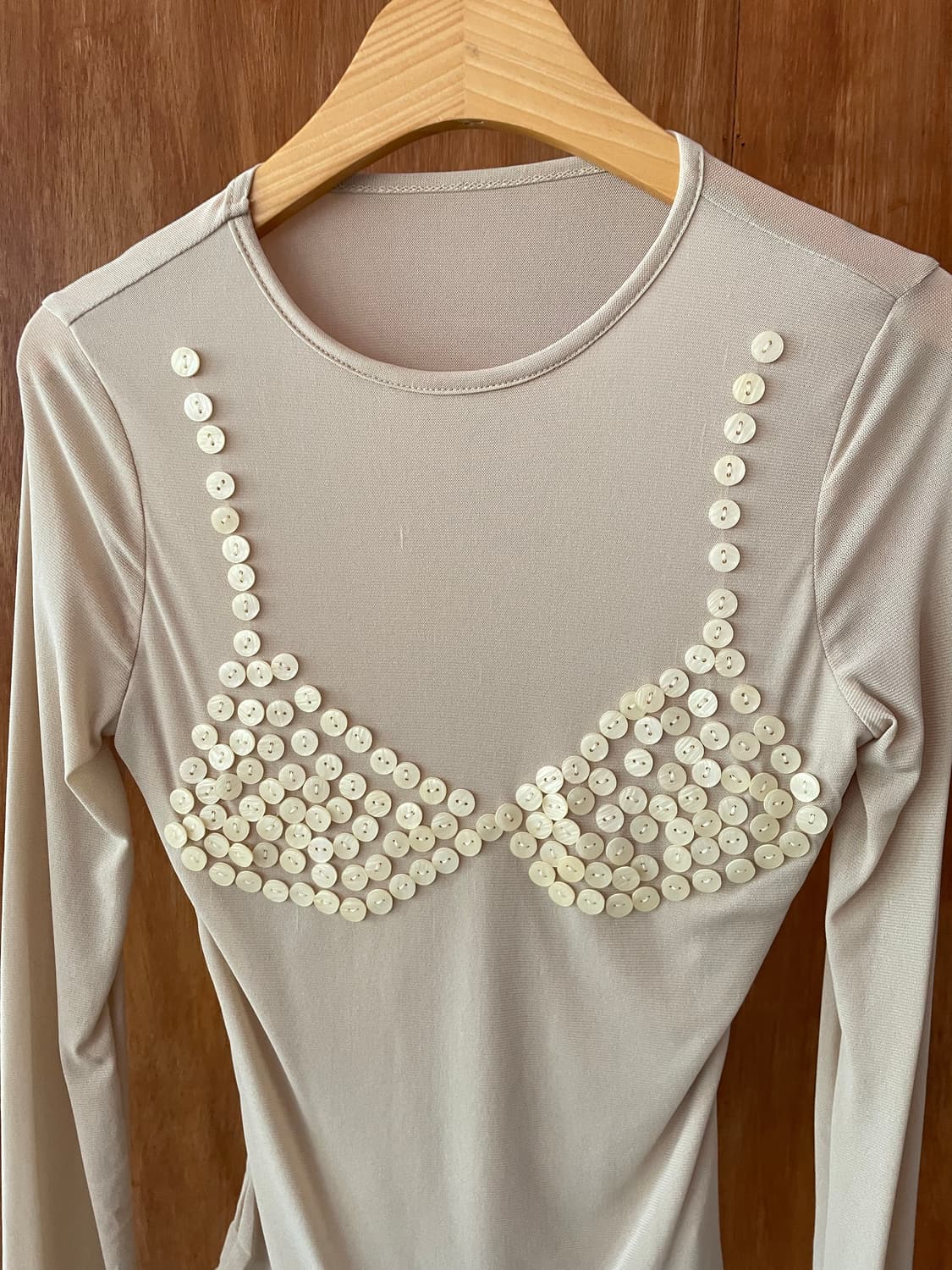 Beige button bralette crew neck top 상품이미지5