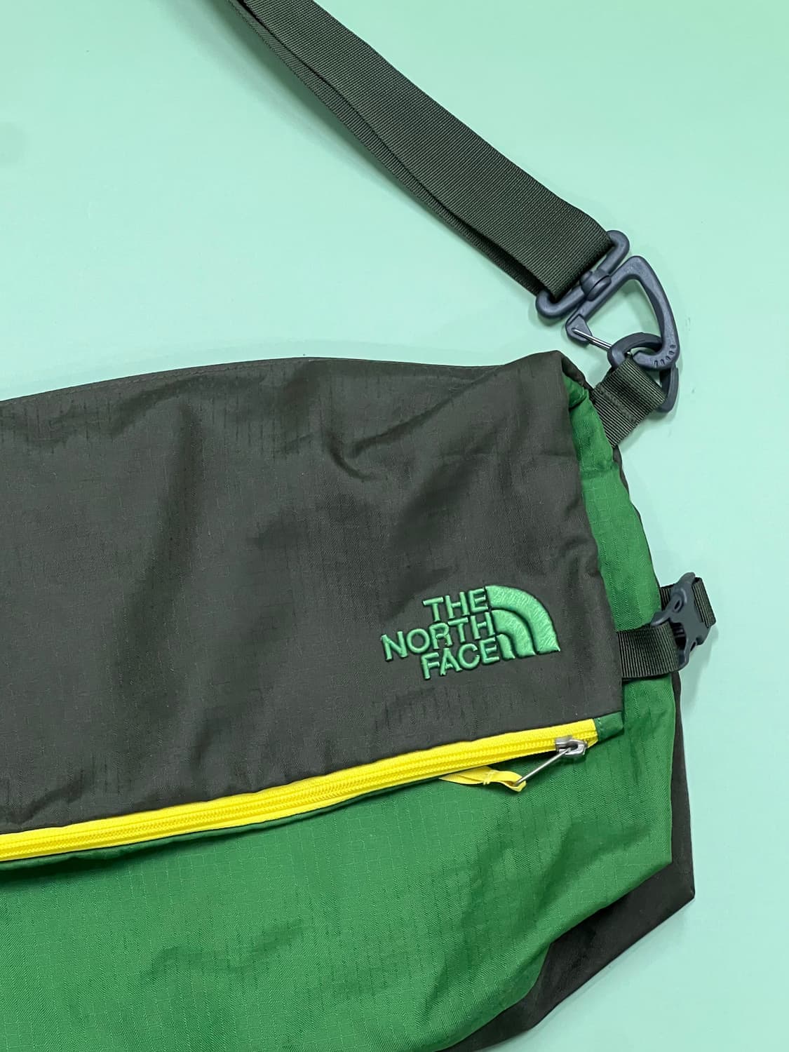 (OS) 노스페이스 컨버터브루 리플렉티브 크로스백 상품이미지3