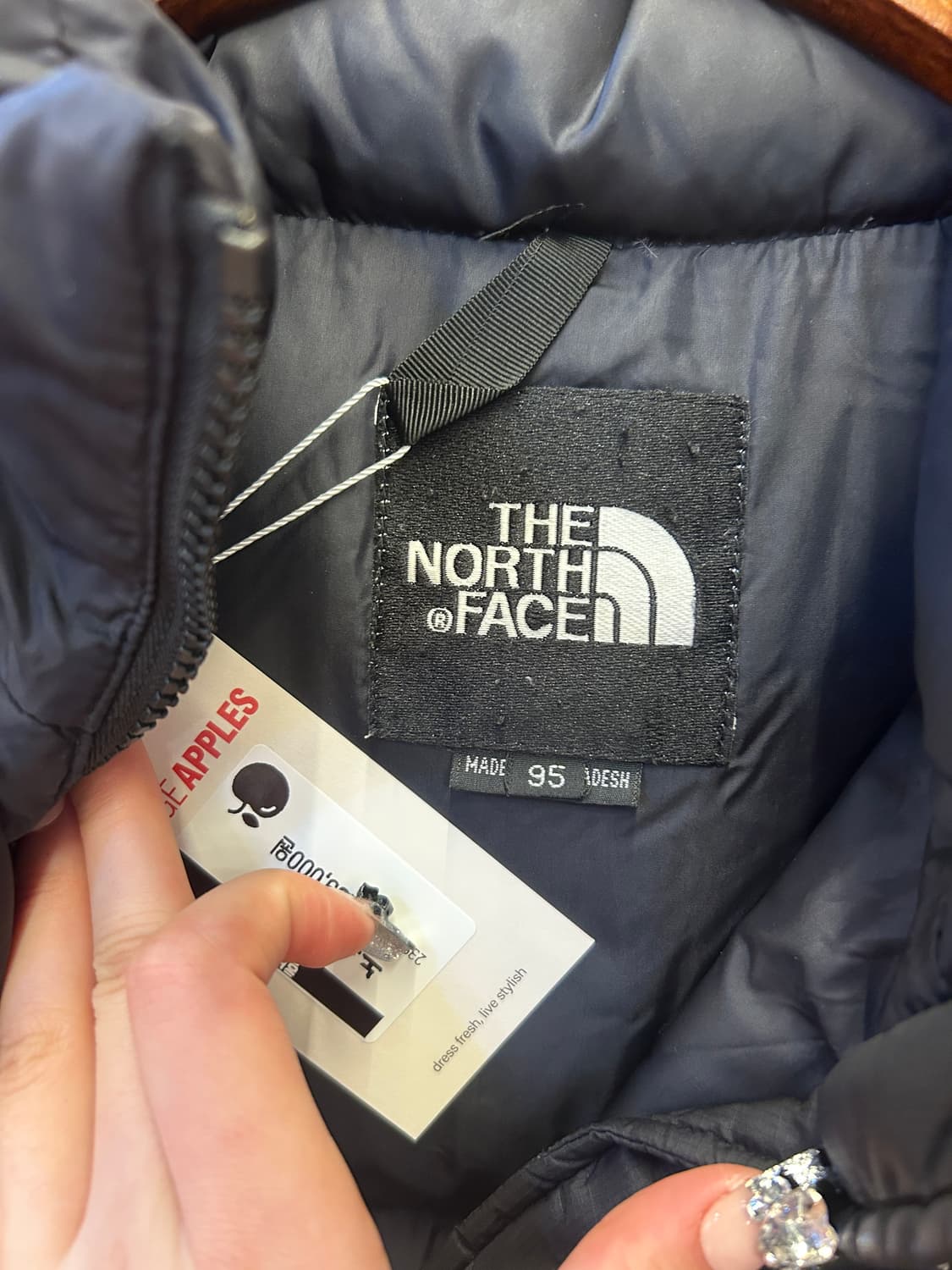 노스페이스 블랙 다운 패딩 상품이미지3