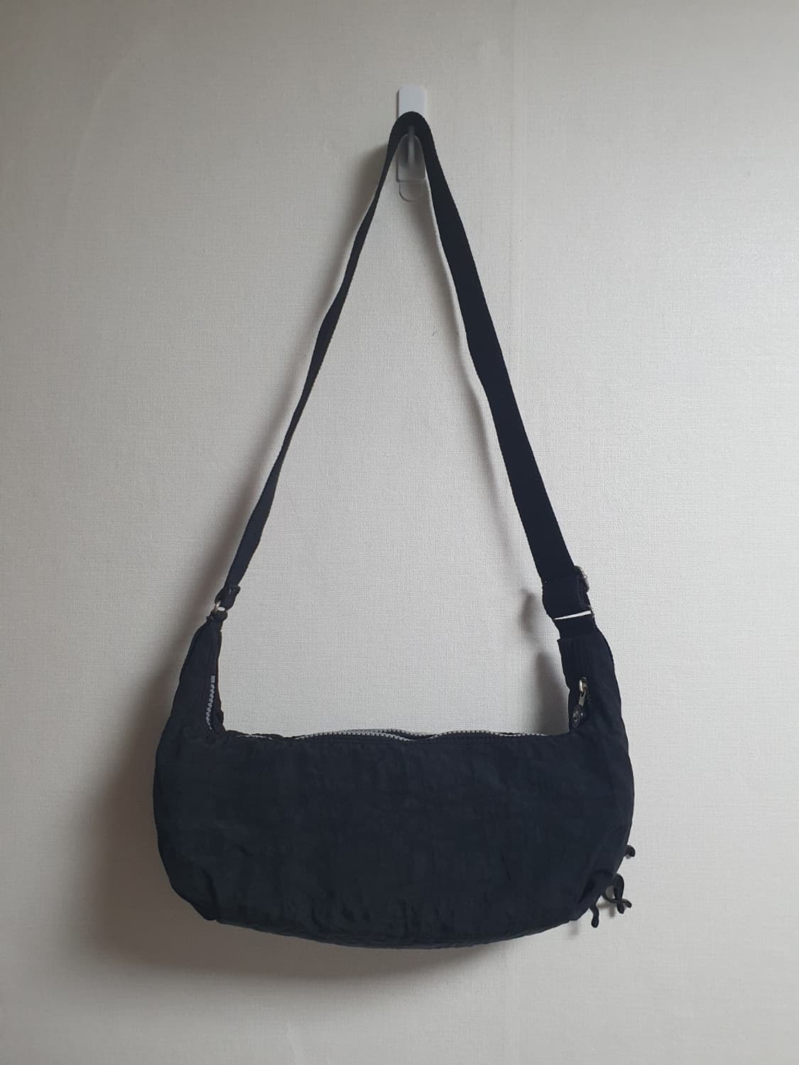 키플링 반달 숄더백 호보백 블랙 상품이미지4