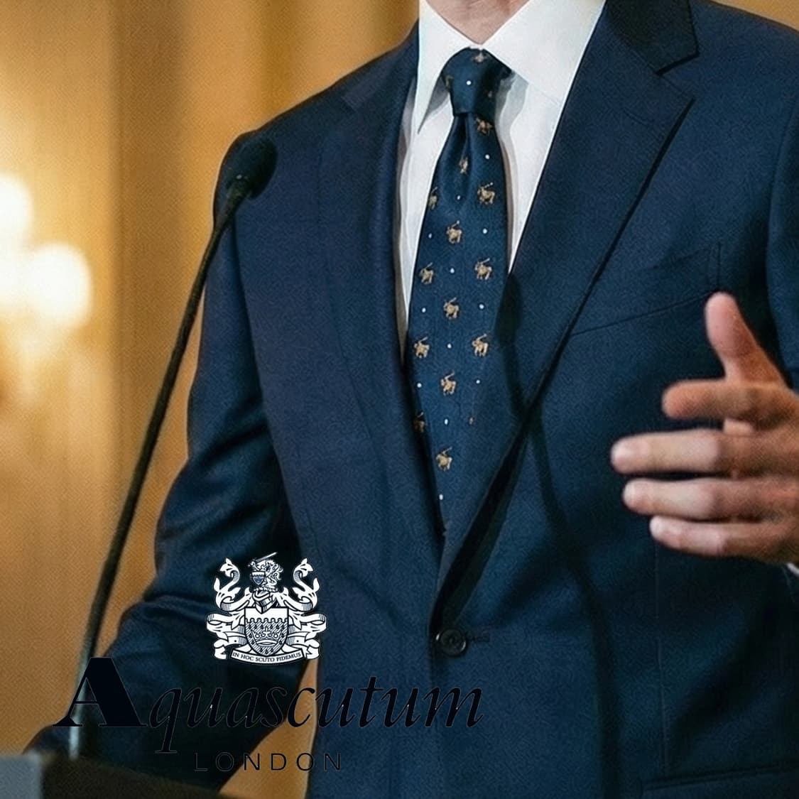 아쿠아스큐텀 실크 네이비 자수 패턴 넥타이 10cm A+등급 A19348 상품이미지1