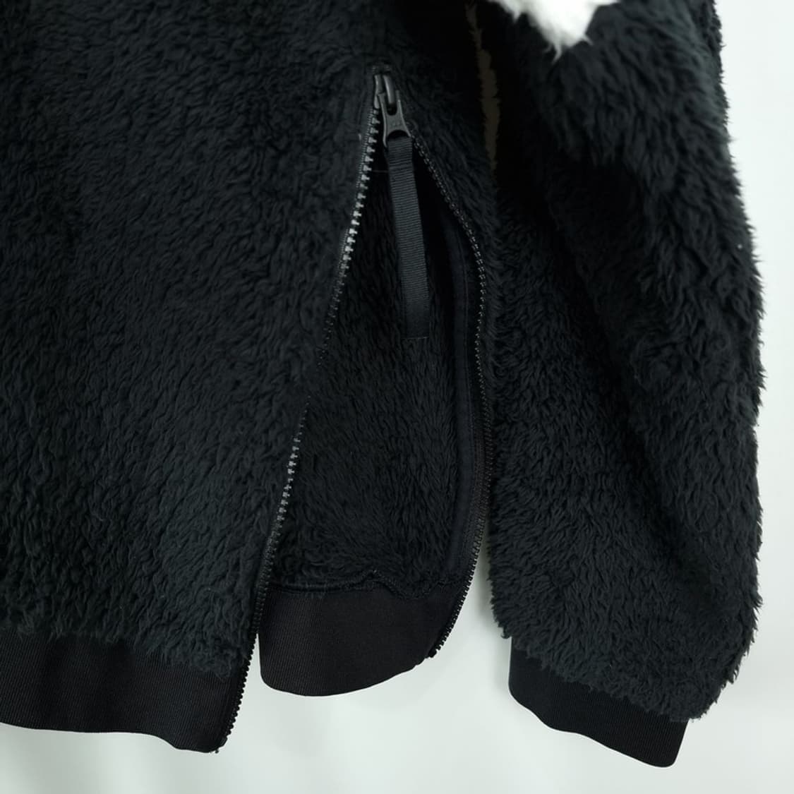 [나이키] 빅로고 자수 오버핏 쉐리파 후리스 맨투맨 블랙 M19425 상품이미지6