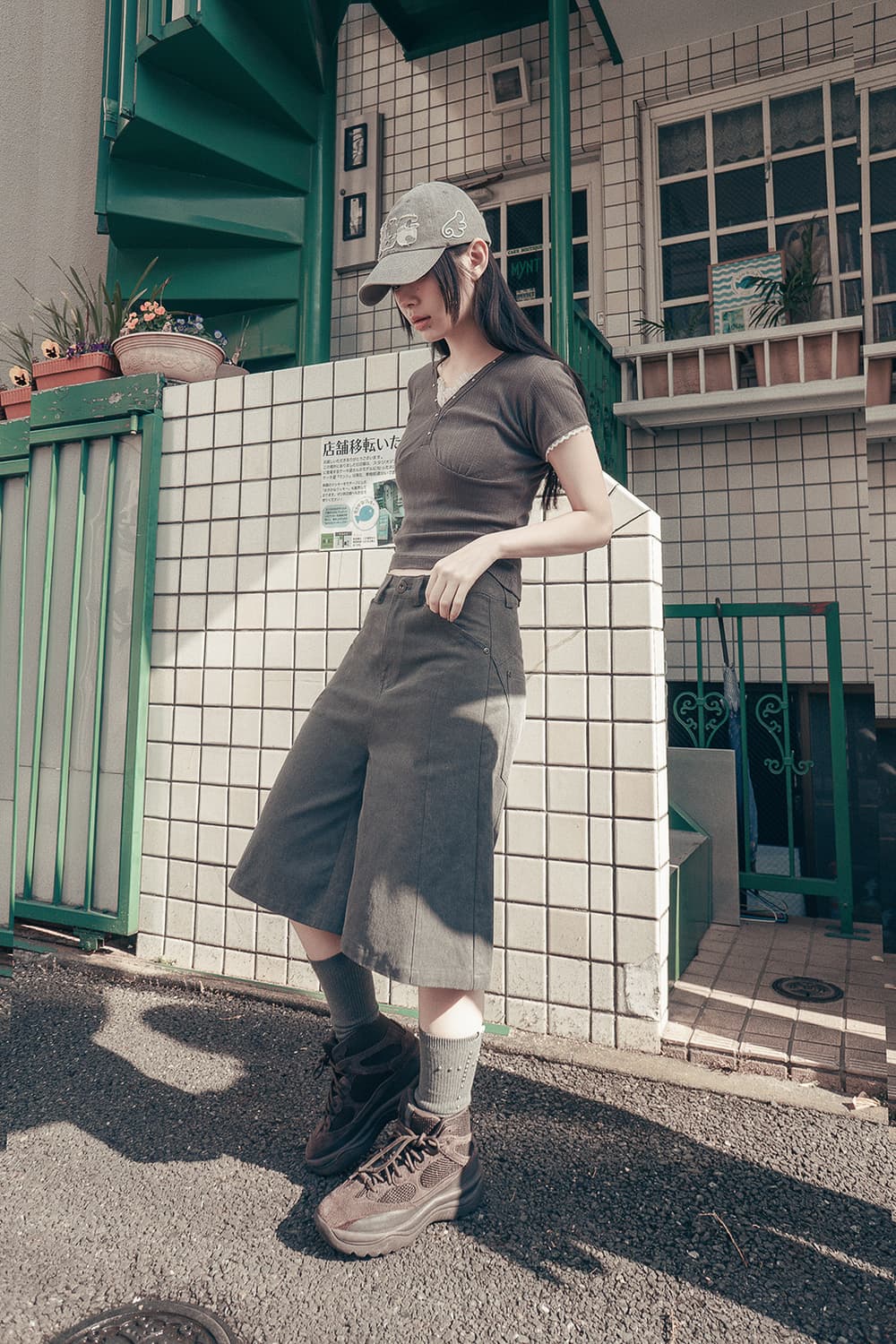 Angel wing bermuda pants (Charcoal) 상품이미지3