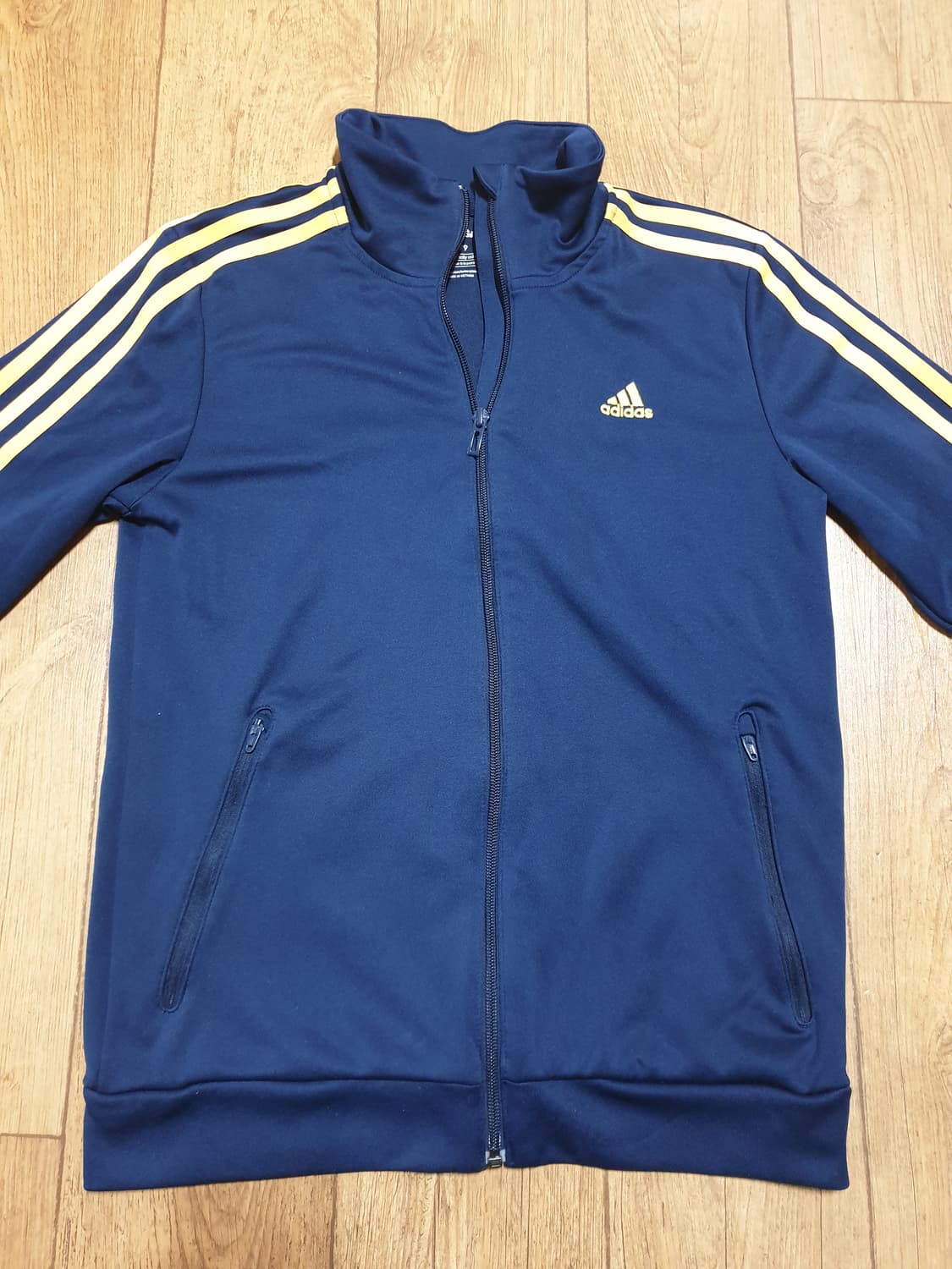 1077 아디다스 운동복 집업 90 사이즈입니다 상품이미지1