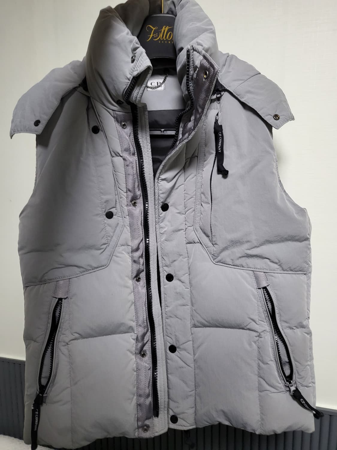 [새상품급/XL] 정품 CP 컴퍼니 고글 조끼 패딩 그레이 상품이미지1