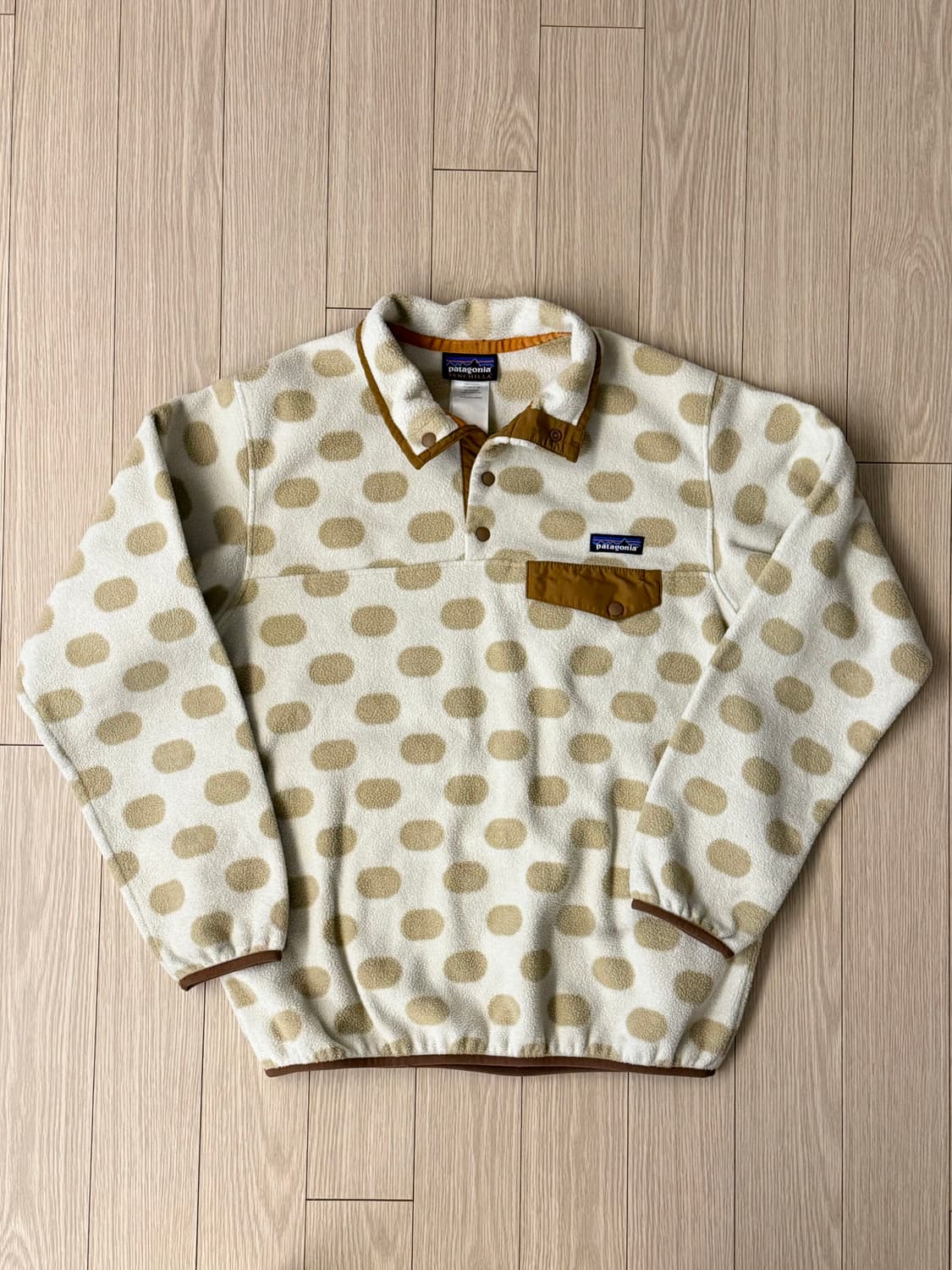 파타고니아 신칠라 도트 플리스 스냅티 상품이미지1