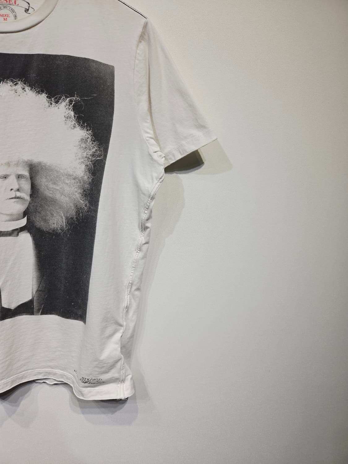 디젤(DIESEL) 인더스트리 그래픽 프린팅 반팔 티셔츠 상품이미지5