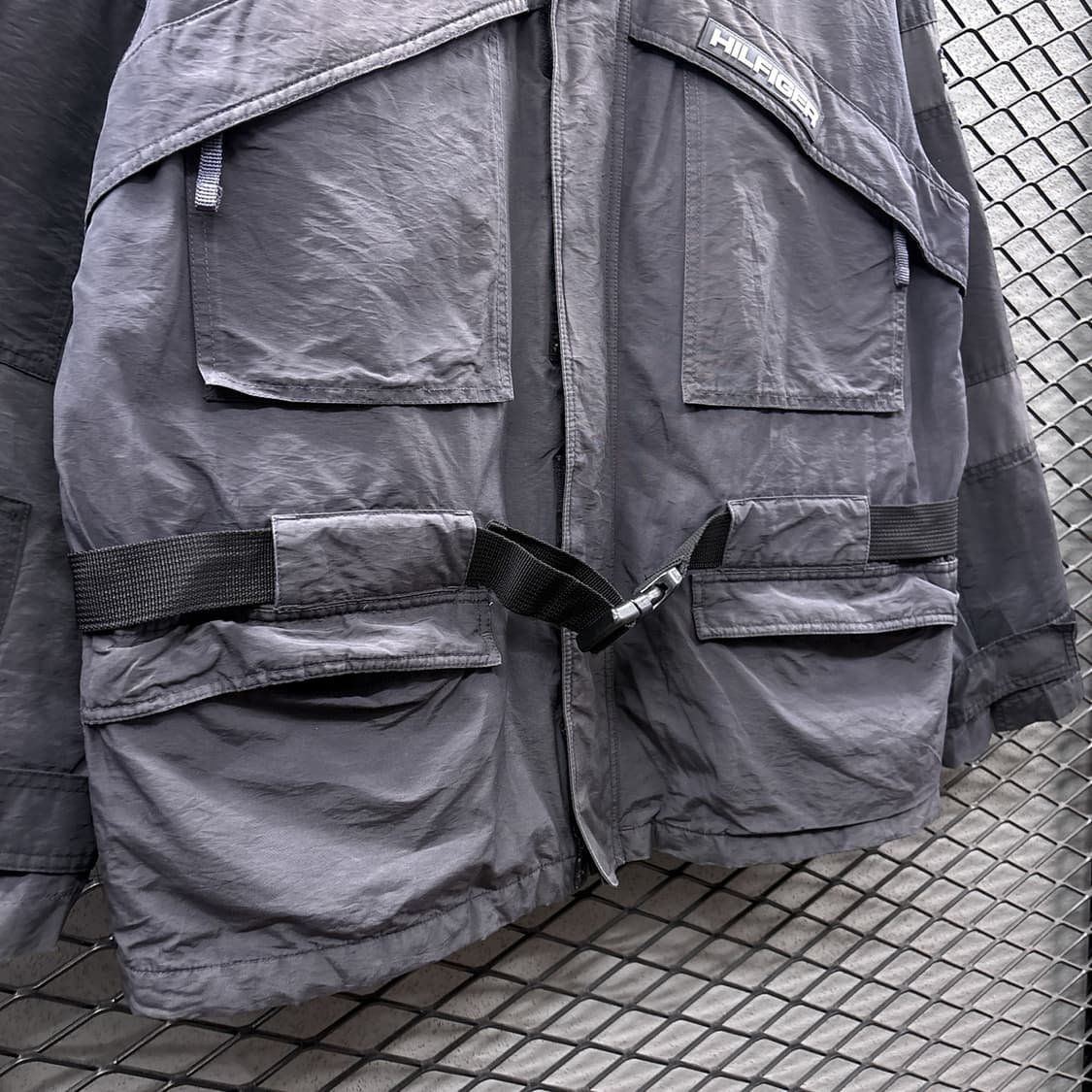 타미힐피거 아웃도어 테크자켓 기모안감 버클 디테일 차콜 상품이미지5